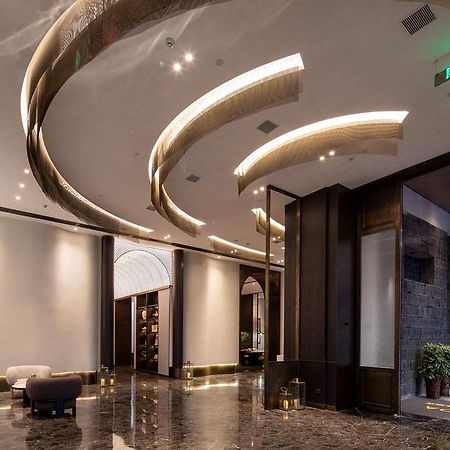 Отель Ramada By Wyndham Shaoyang County West Интерьер фото